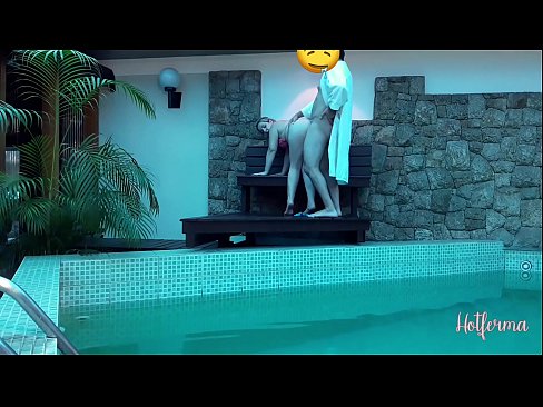 ❤️ Giimbitar sa amo ang katabang sa pool, apan dili makasukol sa init ️❌ Just porn sa amon ❌